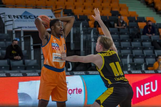 着坚韧不拔 着坚韧不拔